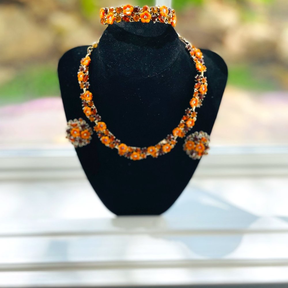 RARE COLLECTABLE B.S.K FULL SET OF FLOWER JEWELRY. Orange flowers NO DEFECTS.
